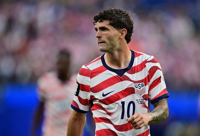  Huấn luyện viên Mauricio Pochettino quyết định rút Pulisic ra nghỉ ngay đầu hiệp hai để nhường chỗ cho Sebastian Berhalter. Vị chiến lược gia người Argentina muốn giữ chân cậu học trò cưng cho những trận đấu tiếp theo. 
