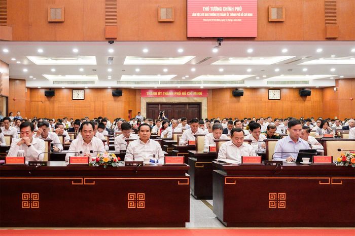  Lãnh đạo các bộ ngành, TP.HCM và cộng đồng doanh nghiệp, hiệp hội cùng có mặt tại buổi làm việc giữa Thủ tướng Lê Minh Hưng với Ban thường vụ Thành ủy TP.HCM ngày 13/6. Ảnh: Hoài Bảo. 
