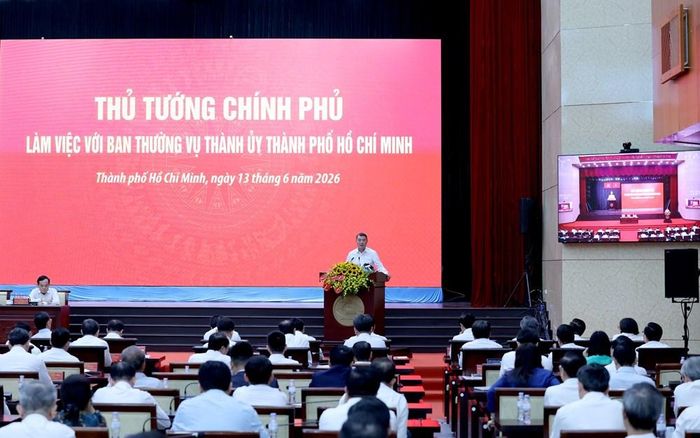 Thủ tướng nhấn mạnh, đây là thời điểm rất thuận lợi của Thành phố và TP.HCM cần góp phần định hình và hoàn thiện mô hình phát triển mới của cả nước