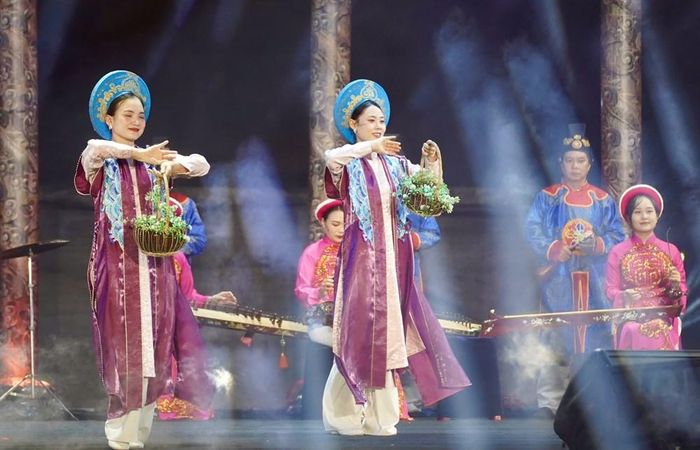 Tiết mục nhạc múa "Thiên địa giao hòa" của Nhà hát Nghệ thuật Truyền thống Cung đình Huế. Ảnh: ĐH