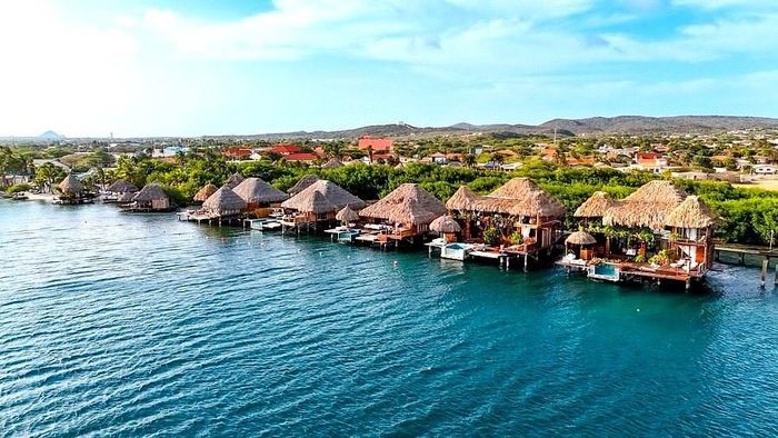 UNESCO chính thức phê duyệt việc chỉ định Khu dự trữ sinh quyển Aruba, công nhận toàn bộ hòn đảo này là một phần của Mạng lưới Khu dự trữ sinh quyển thế giới của UNESCO. Khu bảo tồn có diện tích khoảng 19.300ha và bao gồm Vùng Kinh tế Đặc quyền (EEZ) rộng gần 3.000.000ha, là nơi sinh sống của khoảng 108.000 cư dân.