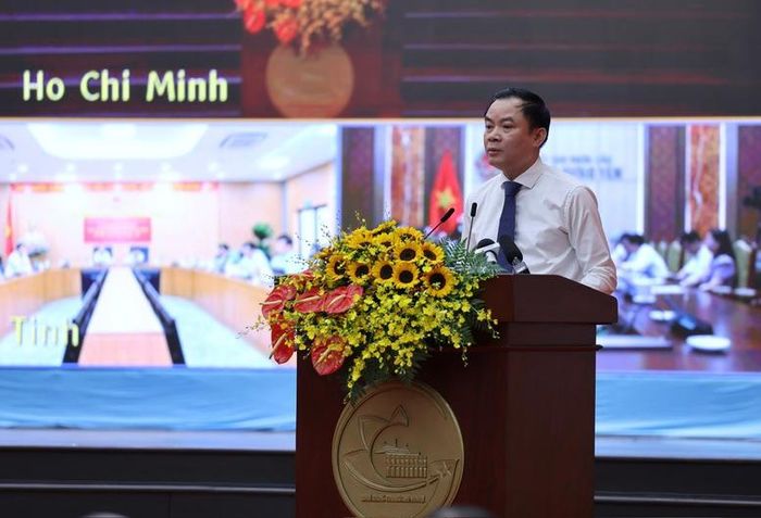 Chủ tịch Hội đồng thành viên Tập đoàn Công nghiệp-Năng lượng Quốc gia Việt Nam Lê Ngọc Sơn (đại diện các doanh nghiệp nhà nước) phát biểu hưởng ứng - Ảnh: VGP/Phương Nguyên