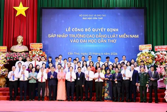 Phó Thủ tướng Lê Tiến Châu và các đại biểu tại buổi lễ - Ảnh: VGP/Thu Sa