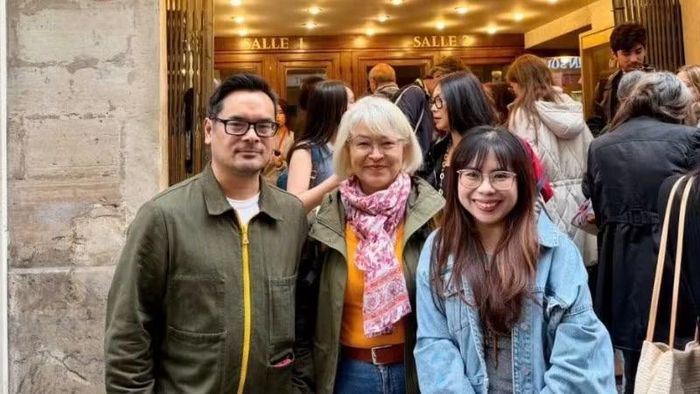 Sự kiện có sự góp mặt của thành viên Ban giám khảo gồm Đạo diễn-diễn viên Stéphane Ly-Cuong (ngoài cùng bên trái) và Nhà sản xuất Anne Le Van Ra (giữa) và chị Hoàng Thu Trang, Chủ tịch Hiệp hội ART SPACE.