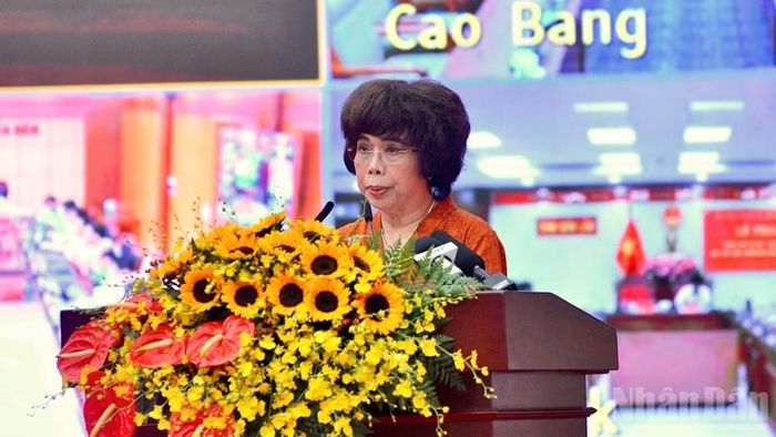 Bà Thái Hương, phát biểu hưởng ứng tại lễ phát động. (Ảnh: Thanh Giang)