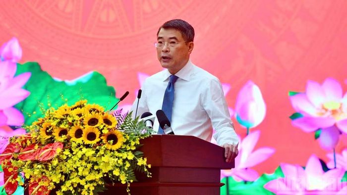Thủ tướng Chính phủ Lê Minh Hưng phát biểu ý kiến tại Lễ phát động Phong trào thi đua quyết tâm thực hiện thắng lợi mục tiêu tăng trưởng bền vững 2 con số giai đoạn 2026-2030. (Ảnh: Thanh Giang)