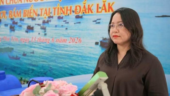  Giám đốc Báo và Phát thanh, Truyền hình Đắk Lắk Đào Phạm Hoàng Quyên phát biểu tại chương trình. 