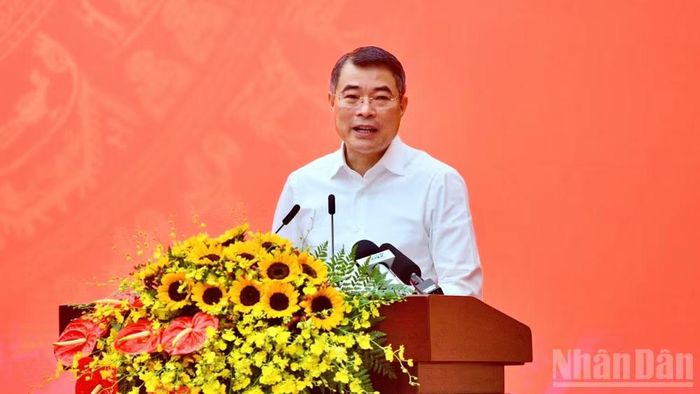 Thủ tướng Lê Minh Hưng khẳng định, Chính phủ cam kết đồng hành cùng Thành phố Hồ Chí Minh xử lý các vấn đề vướng mắc để tạo điều kiện thuận lợi cho Thành phố phát triển.(Ảnh: THANH GIANG)