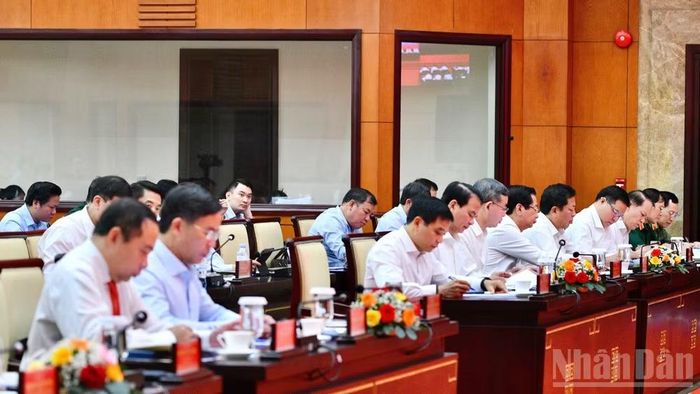 Các đại biểu tham dự cuộc làm việc. (Ảnh: THANH GIANG)