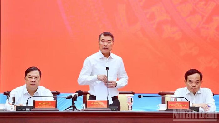 Thủ tướng Chính phủ Lê Minh Hưng phát biểu ý kiến chỉ đạo tại cuộc làm việc với Ban Thường vụ Thành ủy Thành phố Hồ Chí Minh. (Ảnh: THANH GIANG)