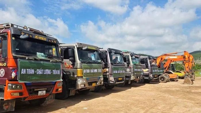 Chủ đầu tư huy động phương tiện triển khai thi công dự án ngay sau lễ khởi công.