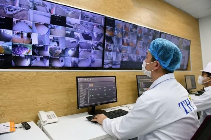 Phòng điều hành tổng tại Nhà máy chế biến Thực phẩm sạch TH.