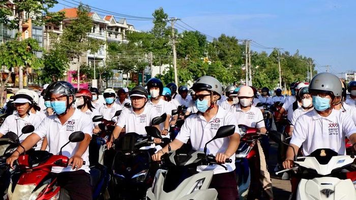  Hoạt động diễu hành hưởng ứng Ngày ASEAN phòng, chống sốt xuất huyết lần thứ 16. 