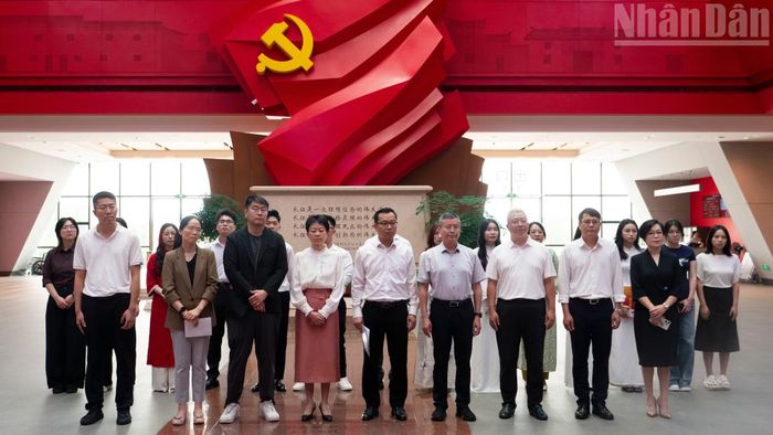 Lễ khai mạc Hành trình đỏ nghiên cứu học tập: Theo dấu chân con đường Trường Chinh-Thanh niên Trung-Việt khám phá thành phố Tam Minh sáng 6/8, tại huyện Ninh Hóa, thành phố Tam Minh, tỉnh Phúc Kiến, Trung Quốc.
