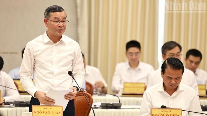 Bộ trưởng Tài chính Ngô Văn Tuấn phát biểu tại cuộc làm việc.