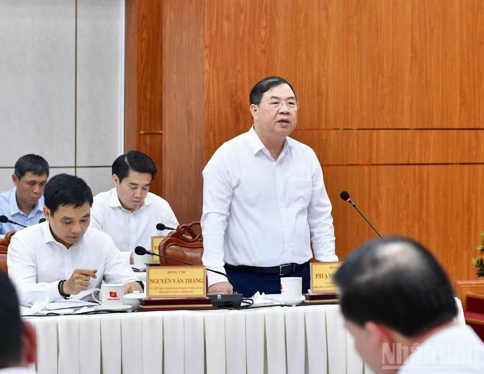Phó Thủ tướng Thường trực Chính phủ Phạm Gia Túc phát biểu ý kiến tại cuộc làm việc. (Ảnh: Thanh Giang)