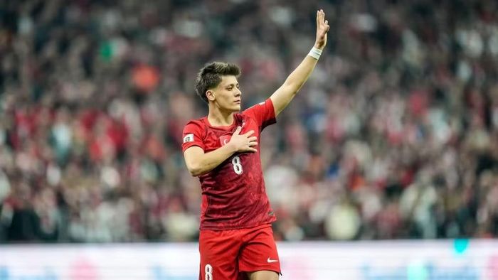 Tuyển thủ Arda Guler trong màu áo đội tuyển Thổ Nhĩ Kỳ. (Ảnh: FIFA)