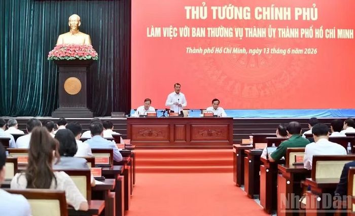 Quang cảnh cuộc làm việc. (Ảnh: THANH GIANG)