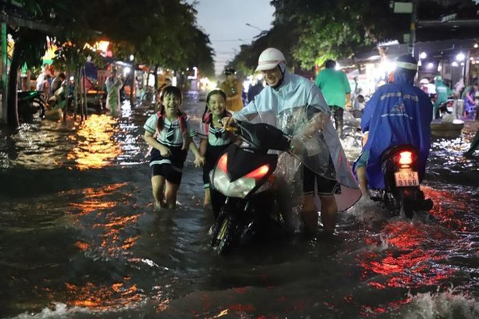 TPHCM hiện đã vào mùa mưa.