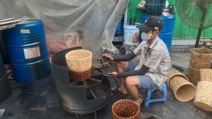 Các sản phẩm giỏ, khay, vật dụng trang trí làm từ mây tre lá được nhiều khách hàng đánh giá cao về tính thẩm mỹ và thân thiện môi trường.