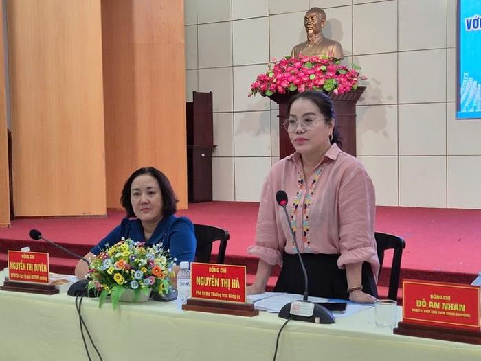 Bà Nguyễn Thị Hà, Phó Bí thư Thường trực Đảng ủy phường An Hội Đông, TPHCM phát biểu tại Hội nghị