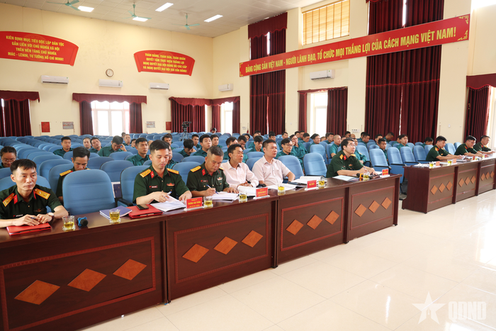Các đại biểu dự hội nghị. 