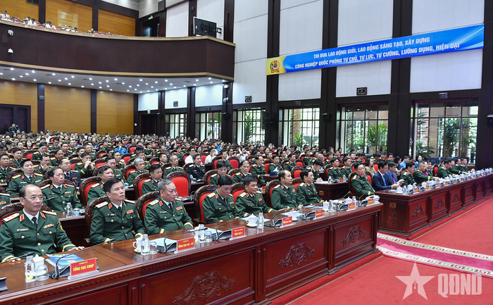  Các đại biểu dự chương trình. 