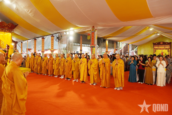  Nghi thức tụng kinh Địa Tạng cầu nguyện.