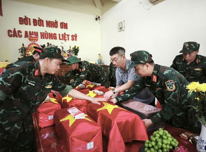 Các hài cốt liệt sĩ đang được bảo quản tại nhà quàn Đội Tìm kiếm, quy tập hài cốt liệt sĩ Bộ CHQS tỉnh Tuyên Quang để hoàn thiện các thủ tục theo quy định.