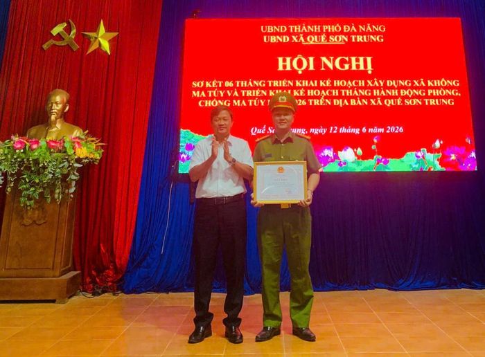 Công an xã Quế Sơn Trung được khen thưởng.