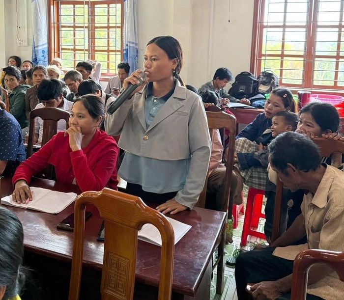 Cử tri xã Trà Linh phản ánh các vấn đề liên quan.