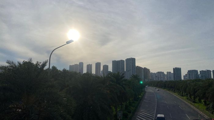 Từ hôm nay (13-6), Hà Nội và nhiều nơi ở phía Bắc vào đợt nắng nóng, trước khi mưa lớn. Ảnh: PHÚC HẬU