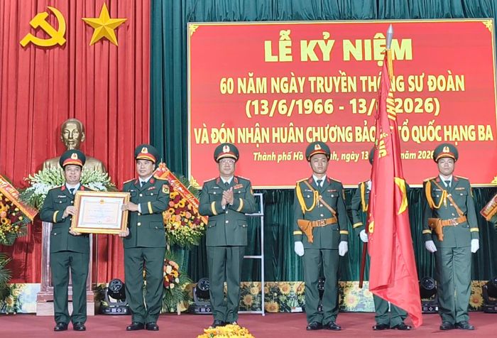 Sư đoàn 7 vinh dự đón nhận Huân chương Bảo vệ Tổ quốc hạng Ba