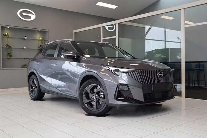 Vào hồi đầu tháng 6/2026, WTC Automotif (WTCA), công ty thuộc Tập đoàn Tan Chong chuyên phân phối và lắp ráp các mẫu xe GAC tại Malaysia, đã chính thức bắt đầu xuất khẩu GS3 Emzoom sang Việt Nam. Mẫu SUV hạng B này được lắp ráp tại nhà máy Segambut của Tan Chong ở Kuala Lumpur.