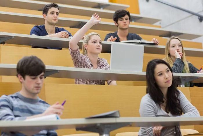 Sinh viên quốc tế học tập tại Nhật Bản.