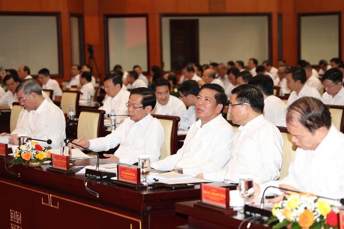 Lãnh đạo các bộ ngành Trung ương dự buổi làm việc. Ảnh: Ngô Tùng