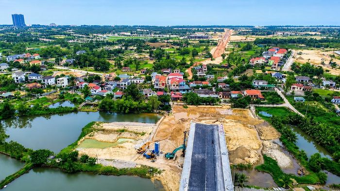 Cầu Nhật Lệ 3 chưa thể thông tuyến vì còn vướng mặt bằng.