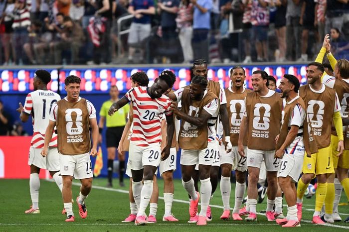 Tuyển Mỹ có chiến thắng tưng bừng với tỷ số 4-1 trước Paraguay. Chưa bao giờ người dân xứ cờ hoa kỳ vọng vào đội tuyển như hiện tại, khi họ đang sở hữu thế hệ cầu thủ tốt nhất từ trước đến nay.