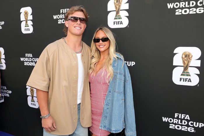 Marissa Ayers, người mẫu sở hữu 2 triệu follow trên Instagram đi cùng bạn trai - cầu thủ bóng bầu dục Jaxson Dart.