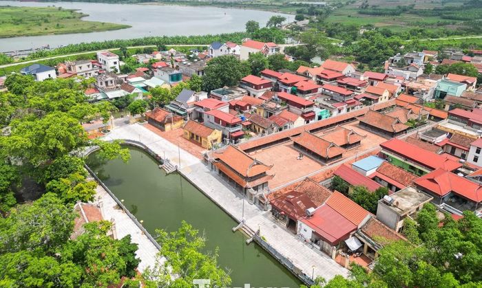 Chùa là công trình tiêu biểu góp phần làm nên diện mạo văn hóa của vùng quê ven sông Ninh Cơ.
