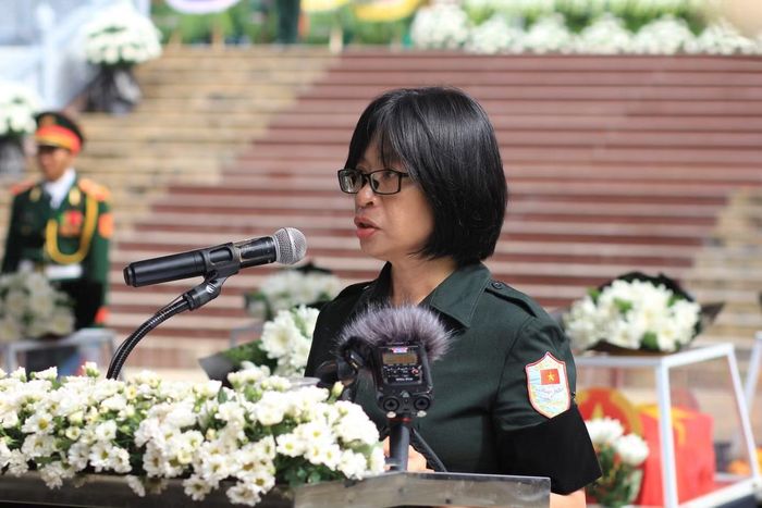 Bà Nguyễn Thị Thanh Lịch - Phó Chủ tịch UBND tỉnh, Trưởng Ban Chuyên trách tỉnh Gia Lai, đọc Điếu văn truy điệu các liệt sĩ, ôn lại những năm tháng chiến đấu gian khổ khi nhân dân Campuchia phải đối mặt với thảm họa diệt chủng.