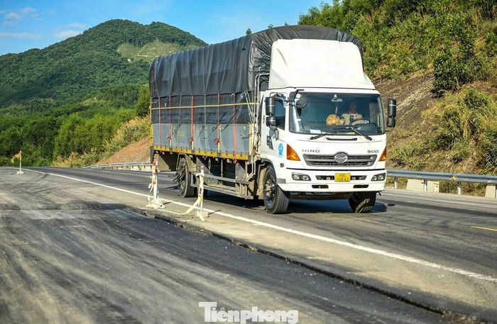 Riêng tại khu vực sạt trượt taluy âm chỉ được lưu thông với tốc độ tối đa 30km/h, từ ngày 1/4-30/6.