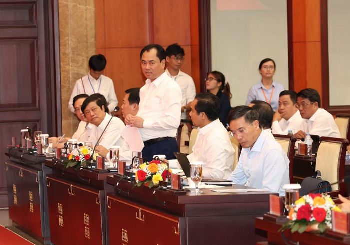 Lãnh đạo các bộ, ngành phát biểu tại buổi làm việc. Ảnh: Ngô Tùng