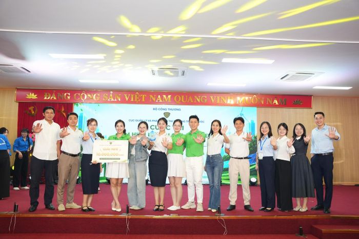 Đội BSR xuất sắc giành giải tại cuộc thi tuyên truyền về xăng E10.
