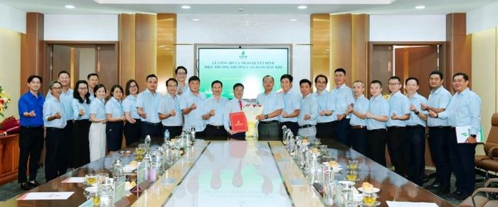 Tân Hiệu trưởng và tập thể cán bộ, giảng viên PVCollege quyết tâm giữ vững tinh thần "Một đội ngũ – Một mục tiêu", đưa nhà trường vươn lên tầm cao mới.