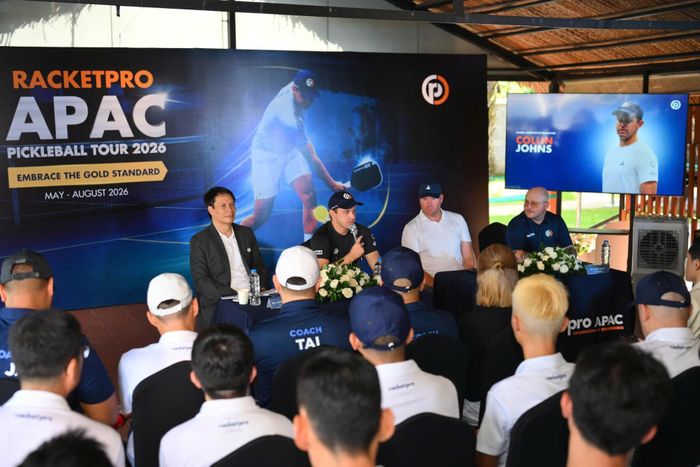 Ông Collin Johns - Giám đốc Đào tạo Toàn cầu của RPO, nhà vô địch đôi nam PPA Kuala Lumpur Open 2026 và là một trong những tay vợt đôi nam thành công trên thế giới.