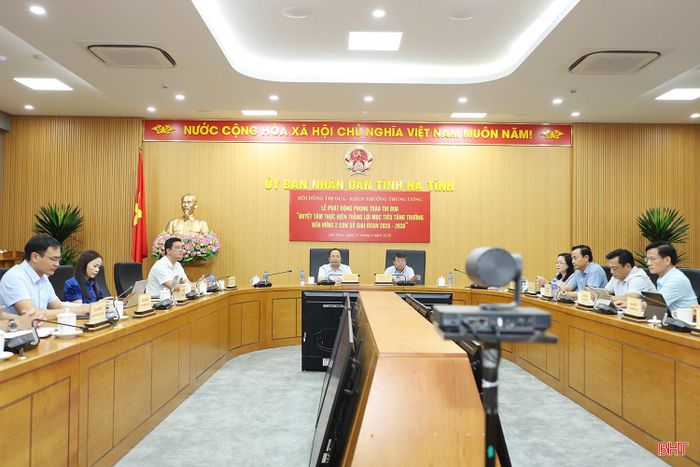 Toàn cảnh điểm cầu Hà Tĩnh.