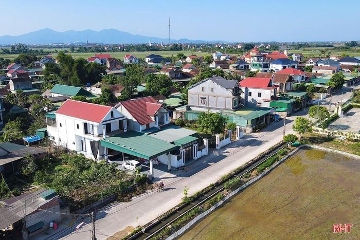 Diện mạo nông thôn mới kiểu mẫu ở thôn Ban Long được kiến tạo từ chính tấm lòng đầy trách nhiệm với quê hương của mỗi người dân.
