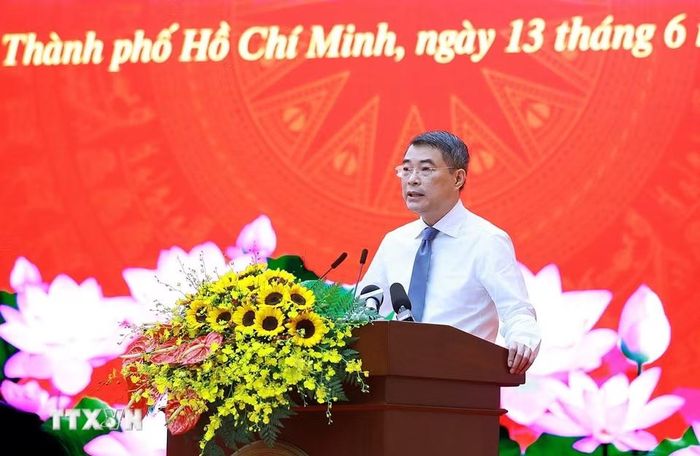 Thủ tướng Lê Minh Hưng phát động phong trào thi đua “Quyết tâm thực hiện thắng lợi mục tiêu tăng trưởng bền vững 2 con số giai đoạn 2026-2030." (Ảnh: Dương Giang/TTXVN)