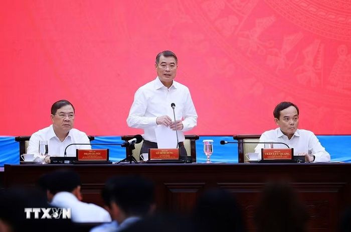 Thủ tướng Lê Minh Hưng làm việc với Ban Thường vụ Thành ủy Thành phố Hồ Chí Minh. (Ảnh: Dương Giang/TTXVN)